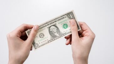 pexels cottonbro 3943748