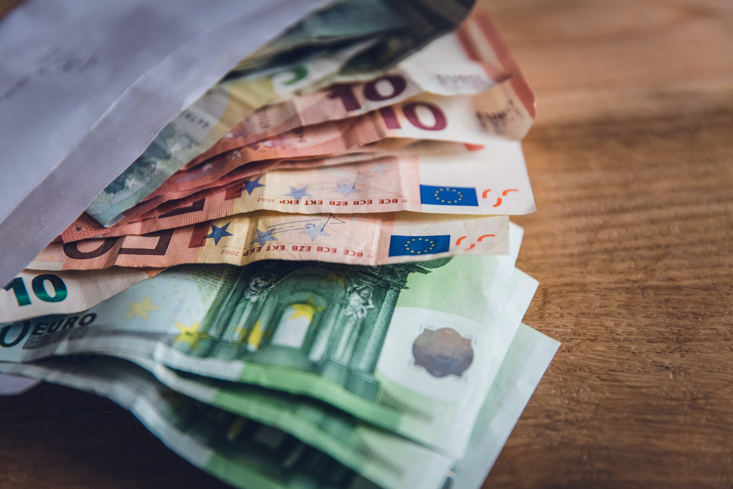 How to Withdraw Money from Skrill: A Complete Guide | Investing Plus